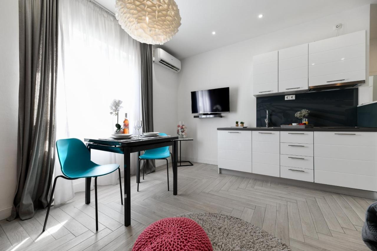 Unique Apartment Zara Esterno foto