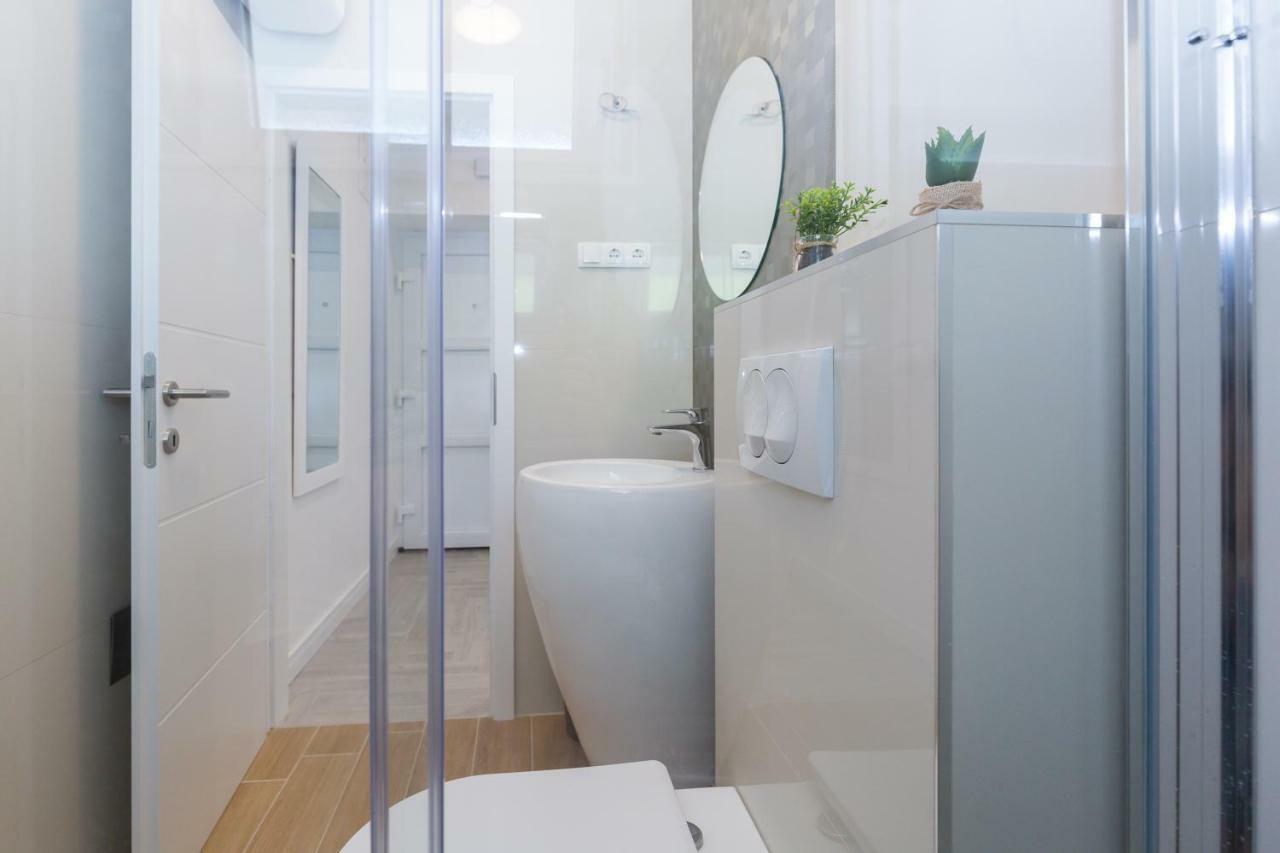 Unique Apartment Zara Esterno foto