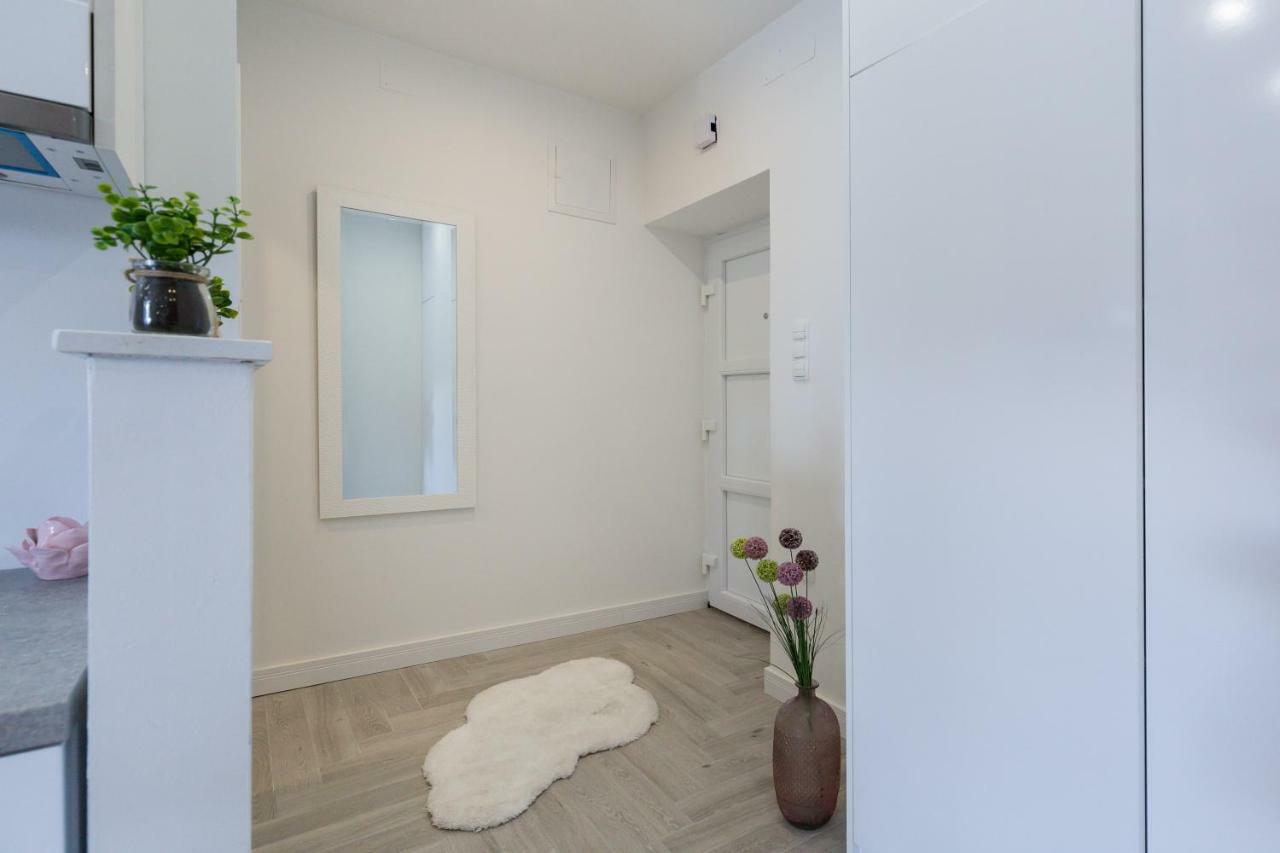 Unique Apartment Zara Esterno foto