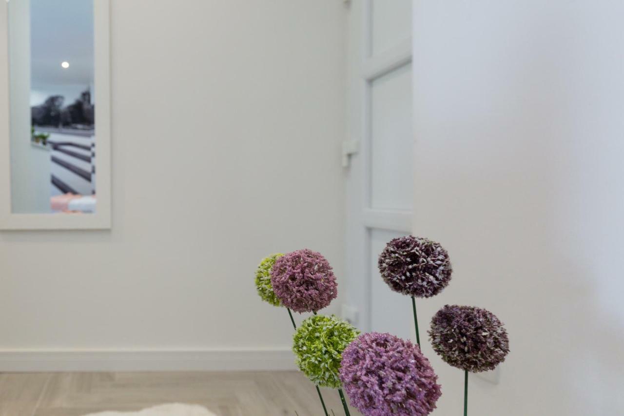 Unique Apartment Zara Esterno foto